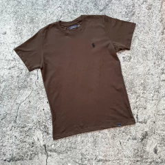REMERA POLO CLASICA MARRON - comprar online