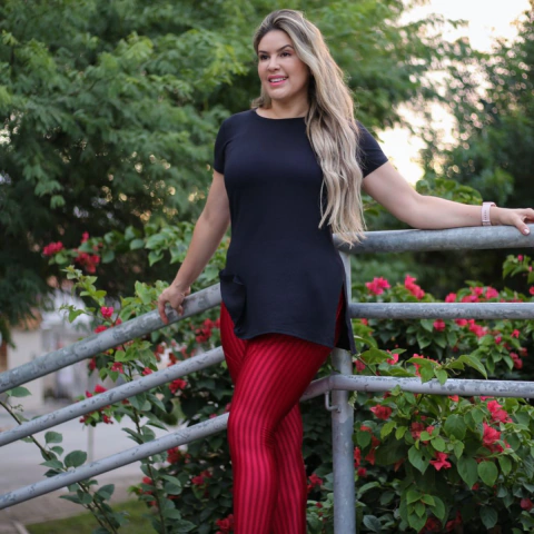 Blusão Longline Preta no Dry Fit Poliamida