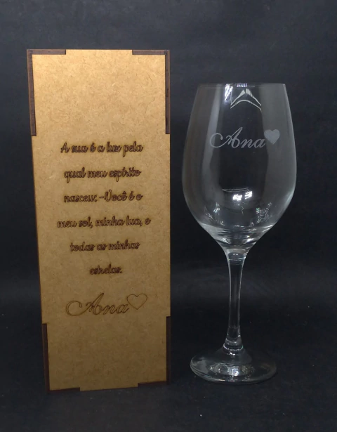 Kit Taça para Vinho + Caixa em MDF Gravada a Laser