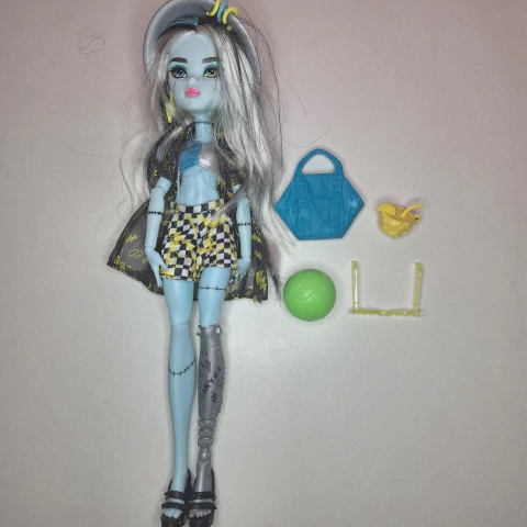 Boneca Frankie Stein G3 Scare-Adise Island Monster High SEM CAIXA