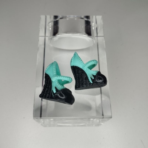 Par de Sapato Boneca Twyla New Scaremaster Monster High