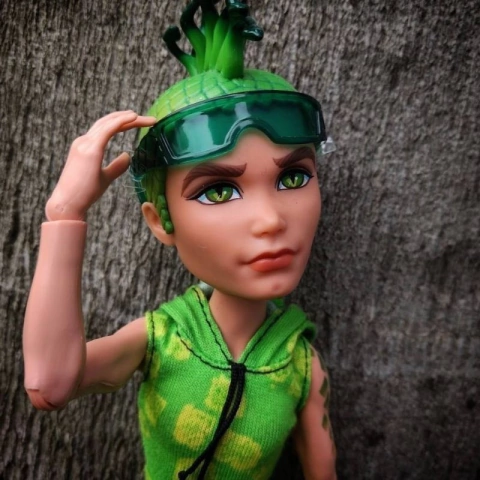 Óculos Boneco Deuce Gorgon Scaris Monster High