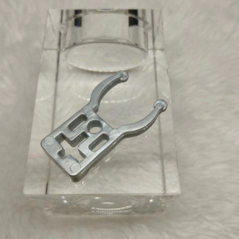 Gancho Prata Feminino para Suporte Boneca Monster High