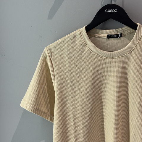 T-SHIRT TEXTURIZADA CREME - comprar online