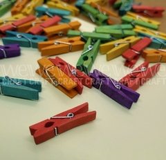 Broches de madera COLORES SURTIDOS de 3,5cm x 30 unidades - Insumos de impresion Burzaco