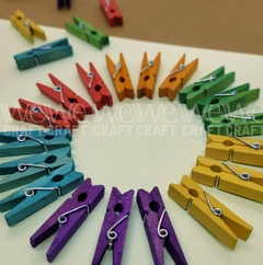 Broches de madera COLORES SURTIDOS de 3,5cm x 30 unidades