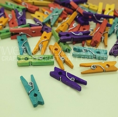 Broches de madera COLORES SURTIDOS de 3,5cm x 30 unidades - comprar online