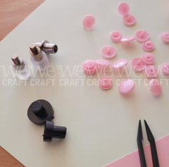 Imagen de Kit colocador de broches a presión | 200 broches + pinza y accesorios | Ibi Craft