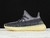Imagem do Yeezy 350 v2 carbon