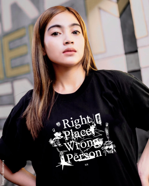 Camisa Namjoon Right Place Wrong Person - comprar online