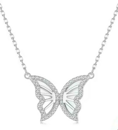Collar mariposa