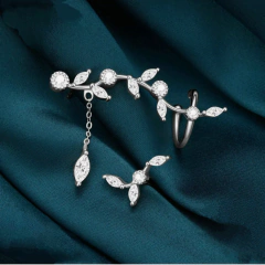 Aros trepadores Asimetricos Flor de Ciruelo - Joyas Yan Cristales