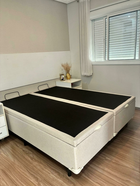 Base De Cama King Cor Areia Em Corino Linho Reforçada Bau