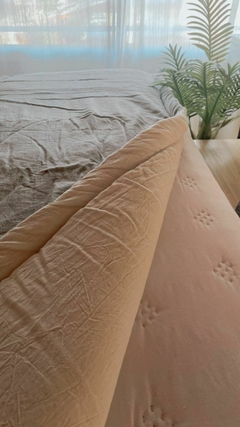 Pillow para sillon o pie de Cama Ramiro-$29.998 Transferencia - comprar online
