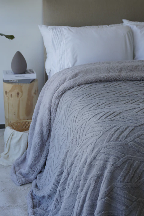 CUBRECAMA ITALIA 1 1/2 GRIS - comprar online