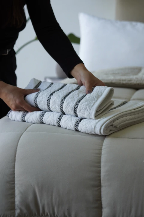 JUEGO DE TOALLA Y TOALLÓN BLANCO 500 GR