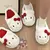 Pantufa Sanrio Hello Kitty chinelos de pelúcia, sapatos fofos kawaii, acolchoados, Macios. Numeração já está convertida ao padrão BR na internet