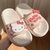 Sandálias Chinelo Nuvem Macio Sanrio Kawaii, Hello Kitty, Cinnamoroll, Kuromi. Numeração já convertida ao padrão BR - Bailarina de Papel
