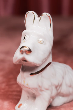 Bibelô de porcelana Doguinho - comprar online