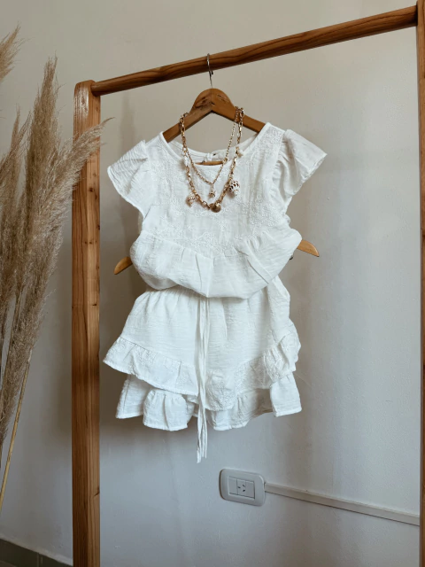 Short pollera lino bordado