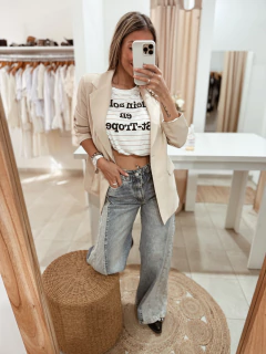 Imagen de Blazer beige forrado con hombreras