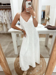 Vestido de lino bordado blanco en internet