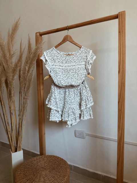 Short pollera estampada flores