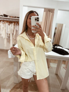 Camisa over rayada amarillo - tienda online