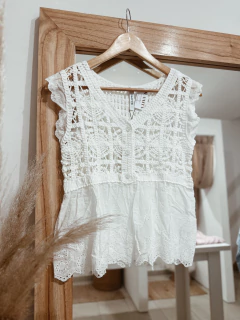 Blusa tejida con brodery