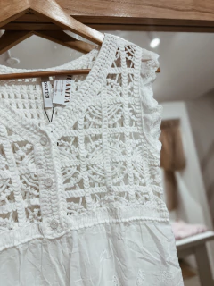 Imagen de Blusa tejida con brodery