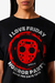 Camiseta preta com estampa "I Love Friday" e um desenho de máscara de terror, ideal para fãs de filmes de horror.