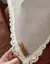 Mantel impermeable premium beige con puntilla onda chica en internet