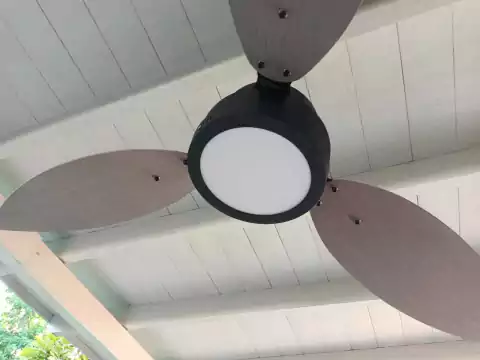 Línea Zagreb con plafón led