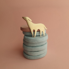 Pin galgo bronce en internet