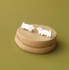 Aritos perro salchicha de plata