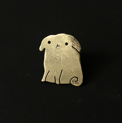Pin perro petiso bronce
