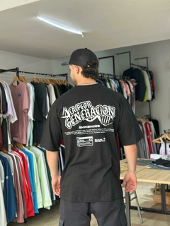 Remera oversize SHARK