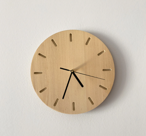 Reloj Line con Agujas Negras