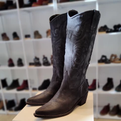 BOTA ADILA NEGRO en internet