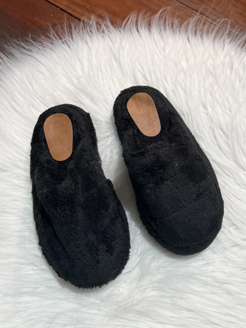 [ABIERTA] Pantufla peluche NEGRA