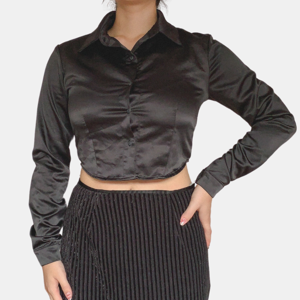 camisa preta cropped