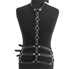 ARNES DE CUERO CON COLLAR Y CADENA TRIPLE TIRA EN CINTURA. CUKS21362