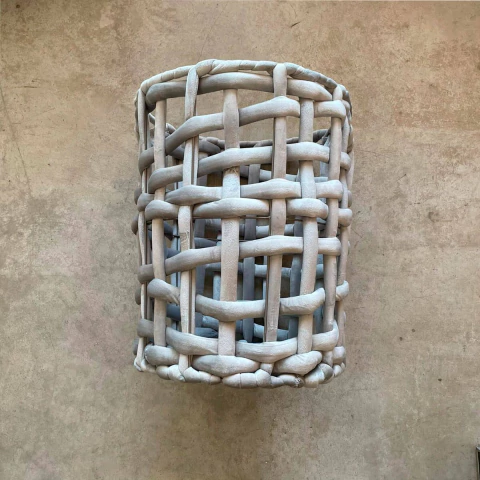 CANASTO REDONDO DE HIERRO CON CORDON PLUSH GRIS GRANDE - comprar online