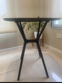 Imagen de MESA TOLIX NEGRA o BLANCA 60X60 POLIPROPILENO ALTA RESISTENCIA. 20%OFF EFECTIVO