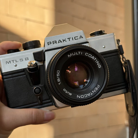 Praktica MTL 5 B com lente Pentacon 50mm 1.8