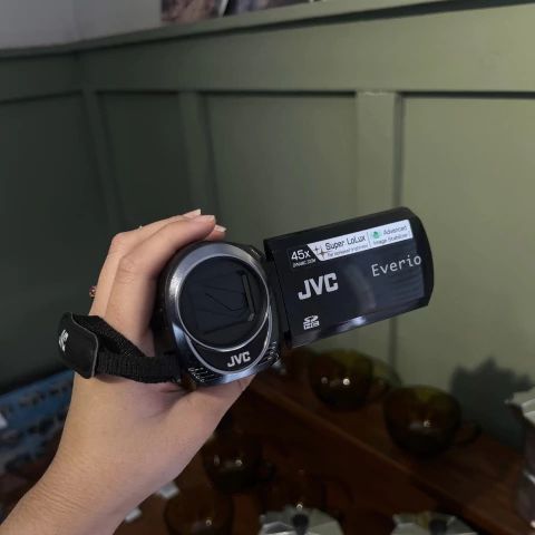 Filmadora JVC Everios GZ-MS110