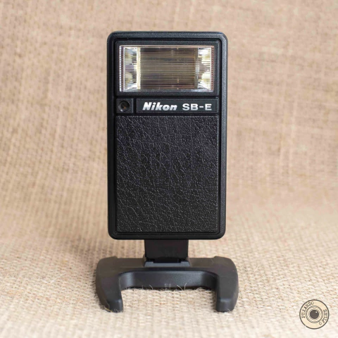 Flash Nikon SB-E