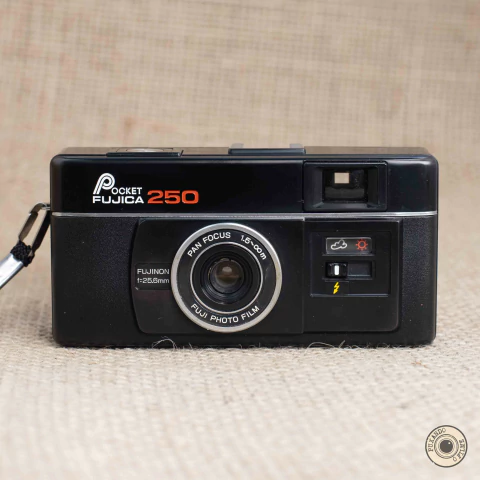 Câmera Fujica Pocket 250