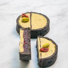 Tarta de Cacao, Pistacho y Frambuesas en internet
