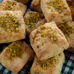 Scon de Pistacho y Parmesano